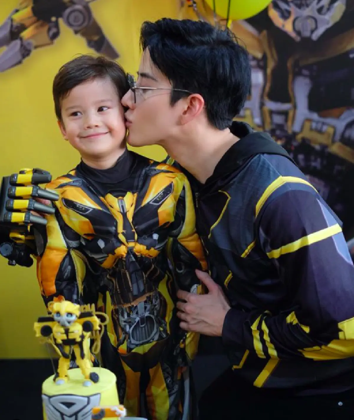 กำลังใจเต็มเปี่ยม! เพื่อนดาราพากันซัพพอร์ต “ไมค์ พิรัชต์” ทุกคนรับรู้มาตลอด ขอให้เข้มแข็งไว้