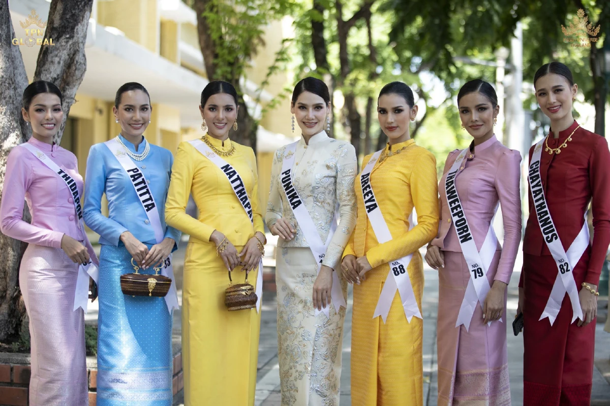 30 สาวงาม “มิสยูนิเวิร์สไทยแลนด์ 2020” สุดสง่าในชุดไทยจิตรลดา เดินทางกราบสักการะสิ่งศักดิ์สิทธิ์ 