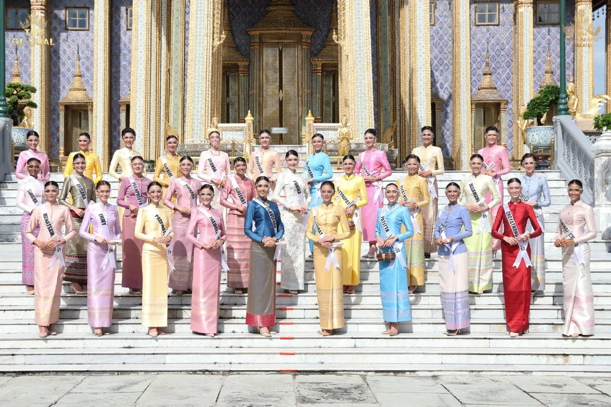 30 สาวงาม “มิสยูนิเวิร์สไทยแลนด์ 2020” สุดสง่าในชุดไทยจิตรลดา เดินทางกราบสักการะสิ่งศักดิ์สิทธิ์ 