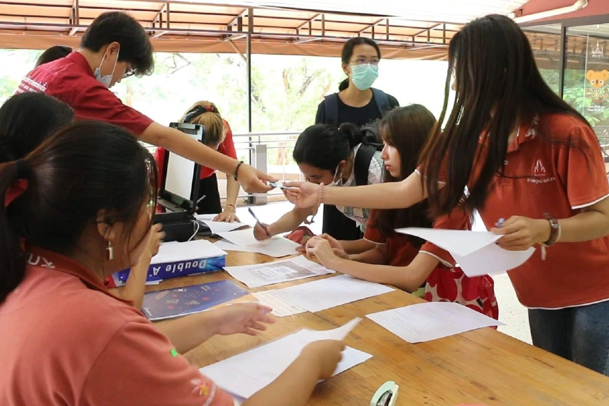 แกนนำนักศึกษาม.ขอนแก่น ร่วมชุมนุม19กันยา มธ.ท่าพระจันทร์