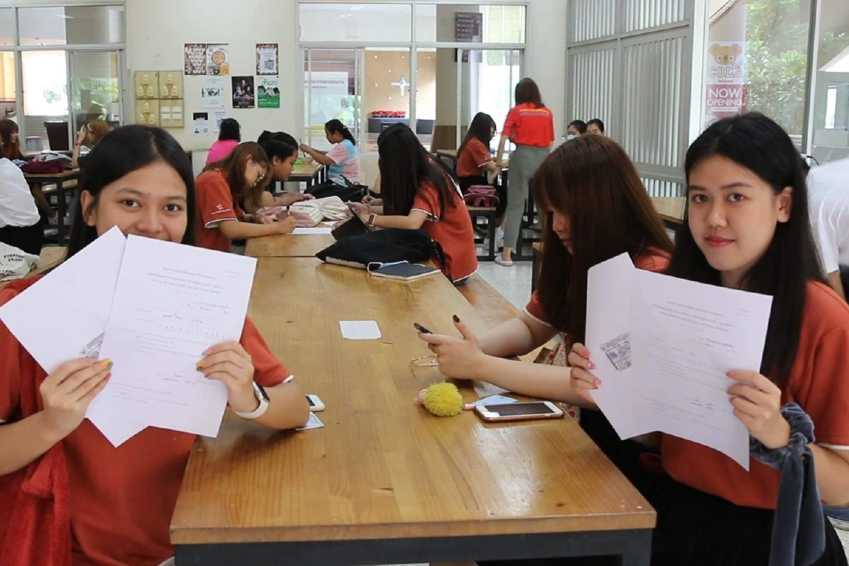 แกนนำนักศึกษาม.ขอนแก่น ร่วมชุมนุม19กันยา มธ.ท่าพระจันทร์