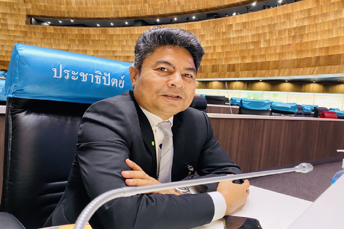 "เทพไท" น้อมรับคำสั่งศาลรธน. หยุดงานสส.ขอทำหน้าที่ผู้แทนนอกสภา "เทพไท" น้อมรับคำสั่งศาลรธน. หยุดงานสส.ขอทำหน้าที่ผู้แทนนอกสภา