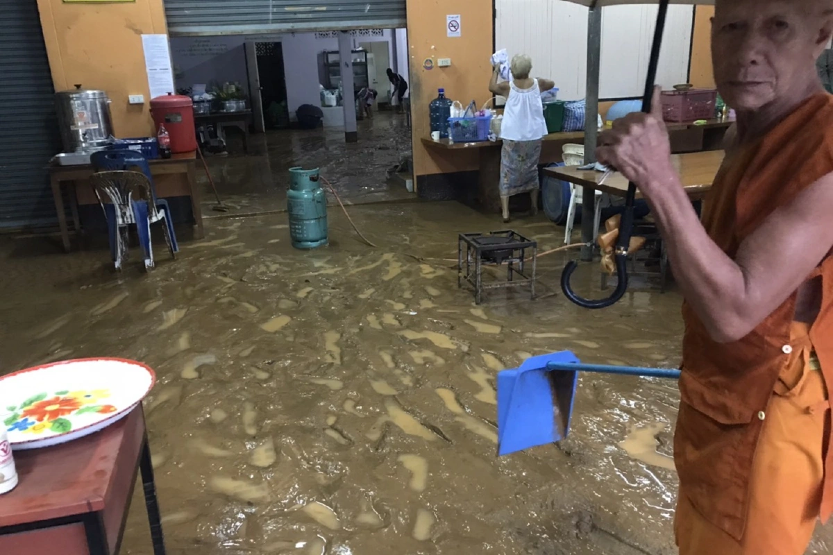 ตราดเจอหางพายุโนอึล เกาะช้างน้ำป่าหลากท่วม