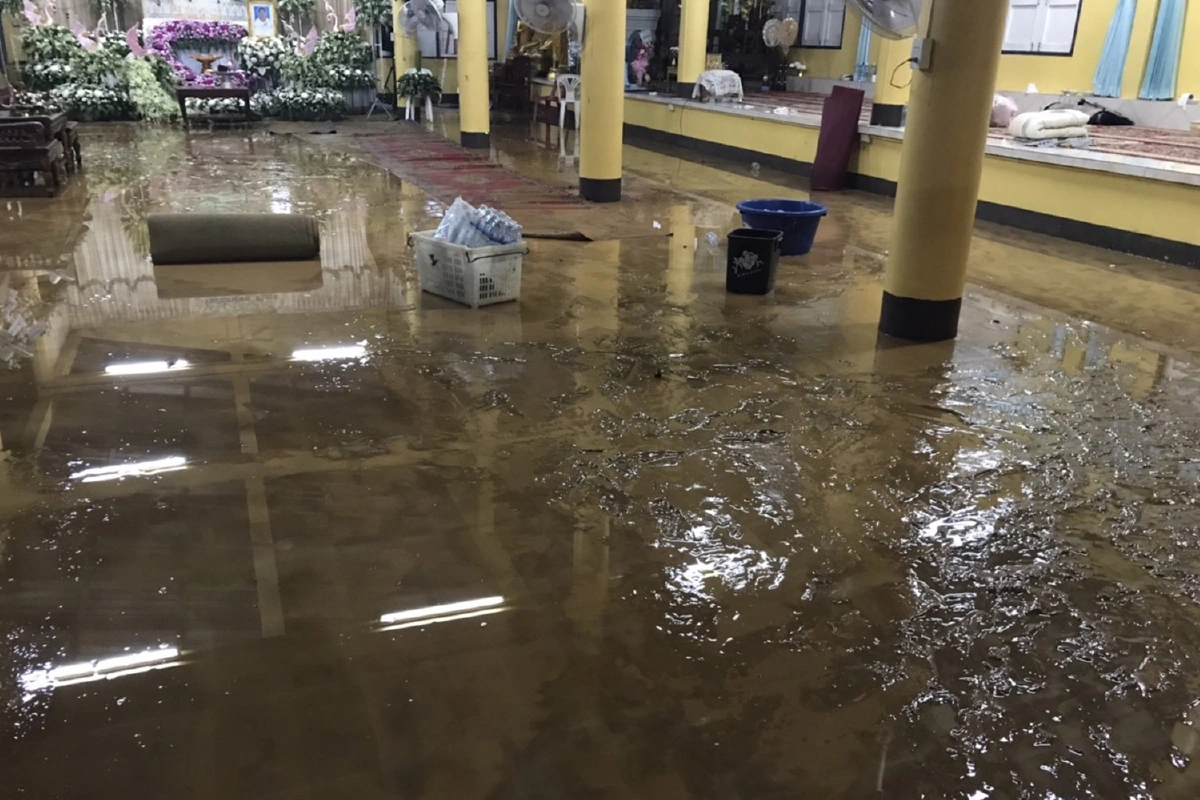 ตราดเจอหางพายุโนอึล เกาะช้างน้ำป่าหลากท่วม