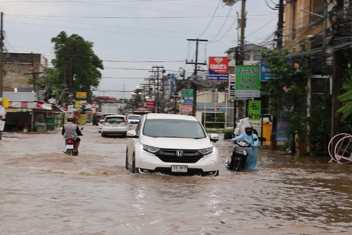 อิทธิพลพายุโนอึลถล่มขอนแก่นเกิดฝนตกหนักน้ำท่วมขัง