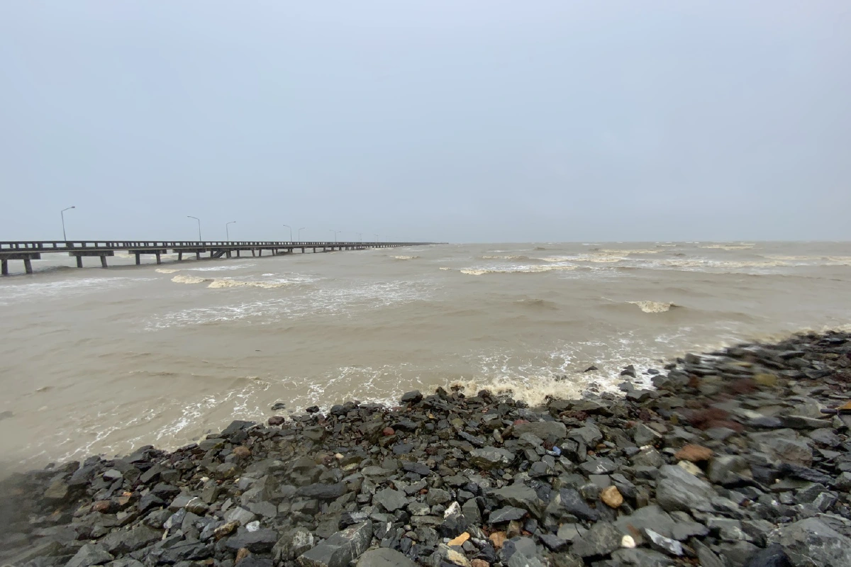 พายุโนอึลทำคลื่นลมแรงเรือโดยสารเกาะกูดหยุดให้บริการ