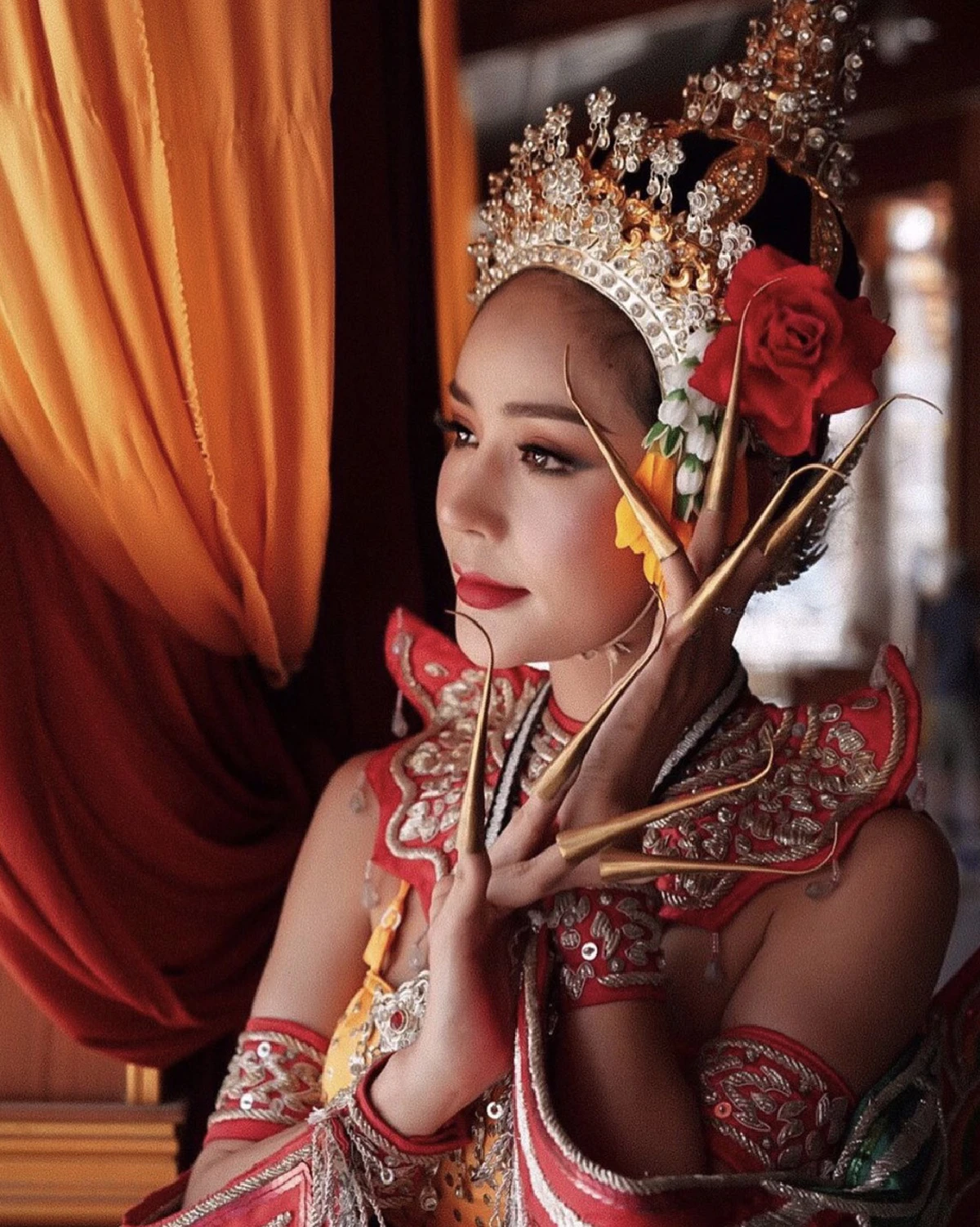 เปิดวาร์ป มิก รชยา ดีกรีรองมิสทิฟฟานี่ สวยเก่งพิสูจน์ฝีมือใน MV คนไม่มีหัวใจ 