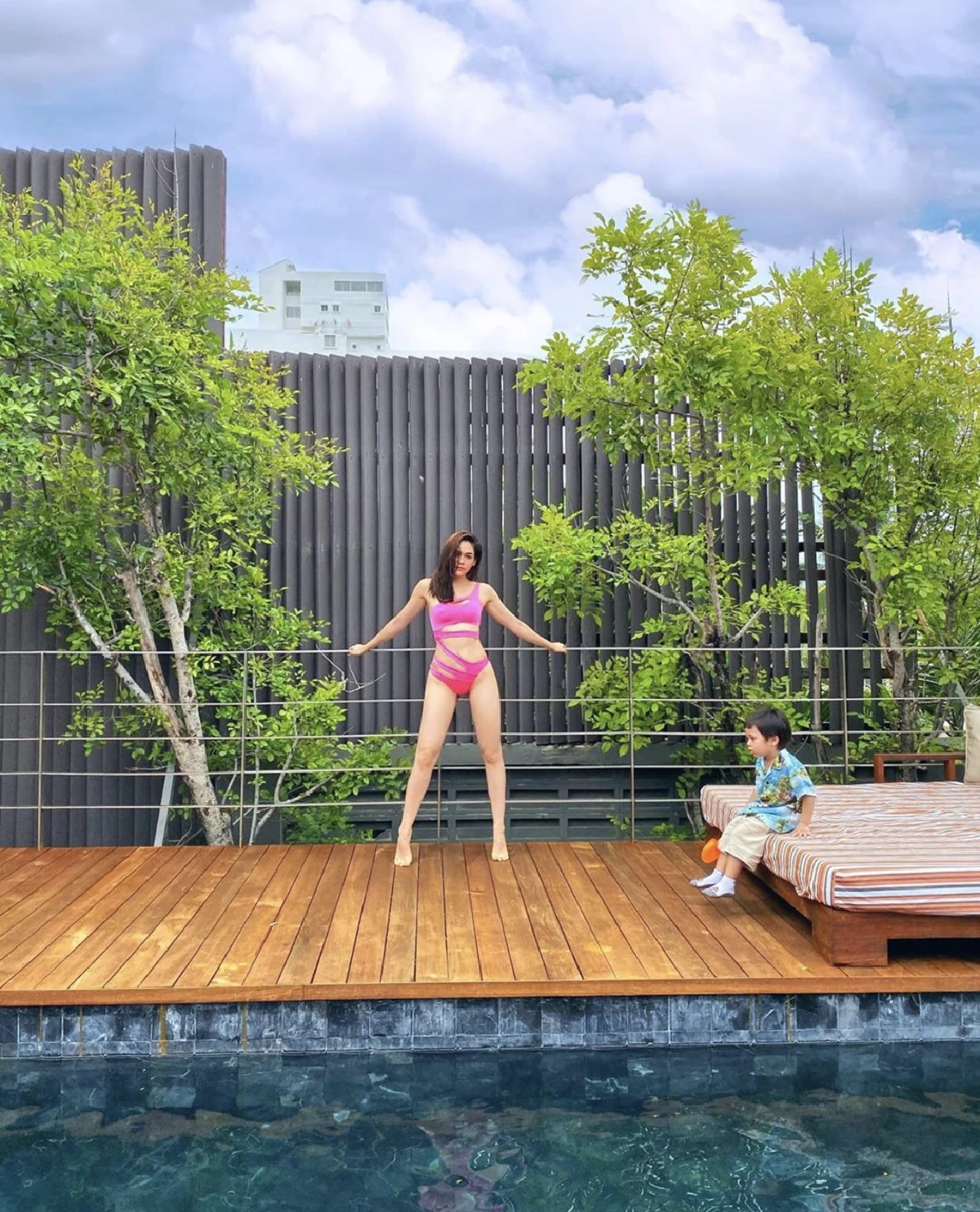 หลีกทางให้แม่! ชมพู่ อารยา สลัดผ้าอวดหุ่นเซ็กซี่นานๆทีทำเอาตาค้าง