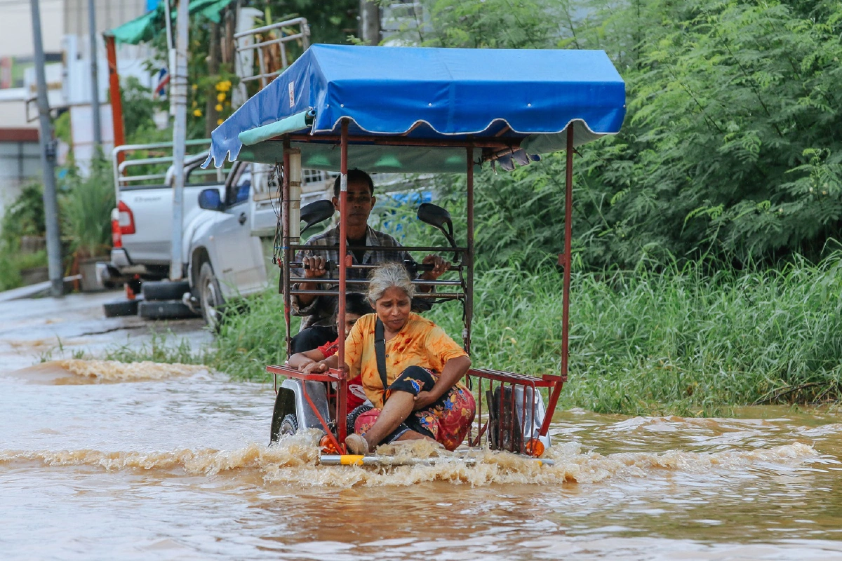 ประมวลภาพน้ำท่วมนครสวรรค์รับผลกระทบพายุโนอึล