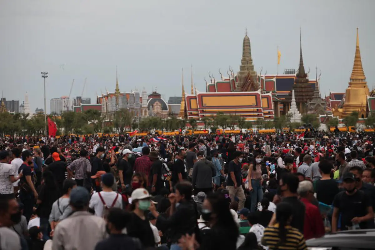 "ไอลอว์"ปลุกลุยสภา22ก.ย.ยื่นแสนชื่อรื้อรัฐธรรมนูญ 60