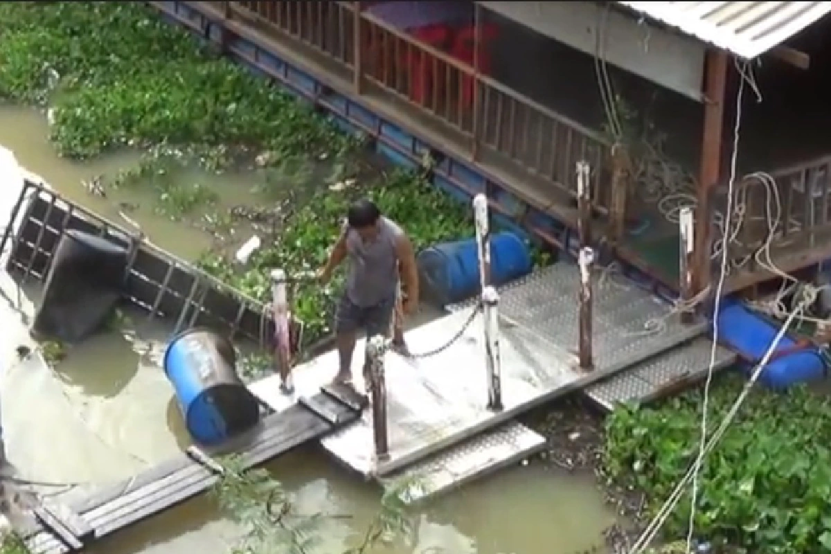 "โนอึล"ทำฝนตกอุบลฯแรงลมพัดต้นไม้หักโค่นถล่มทับเสาไฟฟ้า