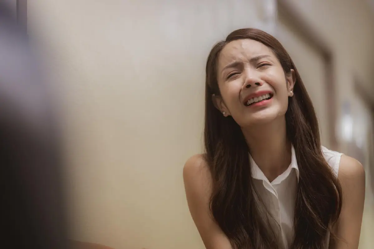 เปิดวาร์ป มิก รชยา ดีกรีรองมิสทิฟฟานี่ สวยเก่งพิสูจน์ฝีมือใน MV คนไม่มีหัวใจ 