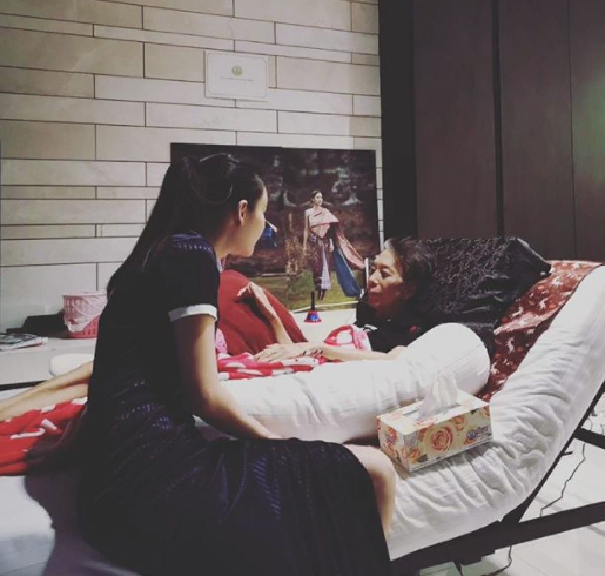 "แตงโม นิดา" สูญเสียคุณพ่อ พร้อมสัญญาว่าจะดูแลตัวเองให้ดี