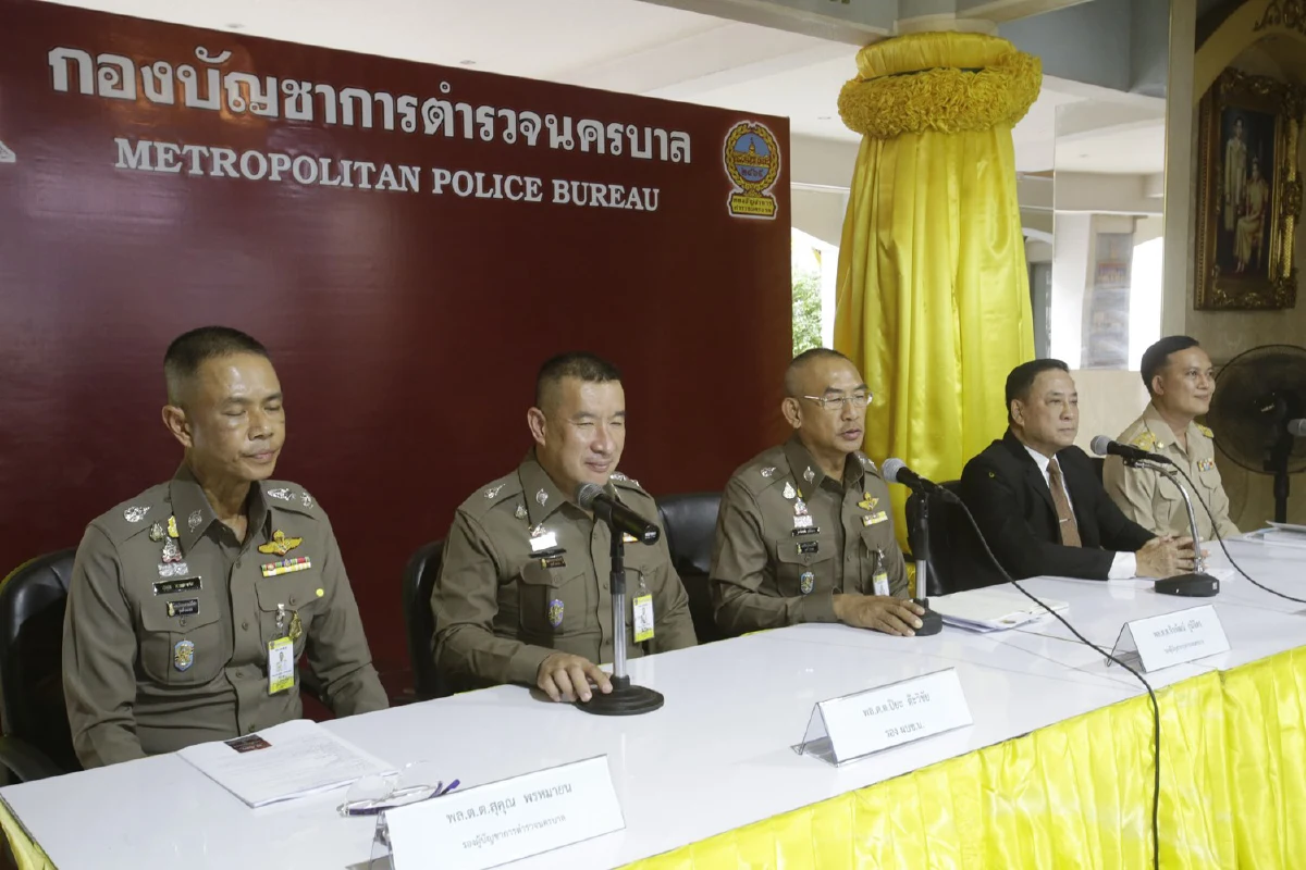 ตร.แจงยึดหมุดคณะราษฎร63ไว้เป็นหลักฐาน หลังกทม.-กรมศิลป์แจ้งเอาผิด