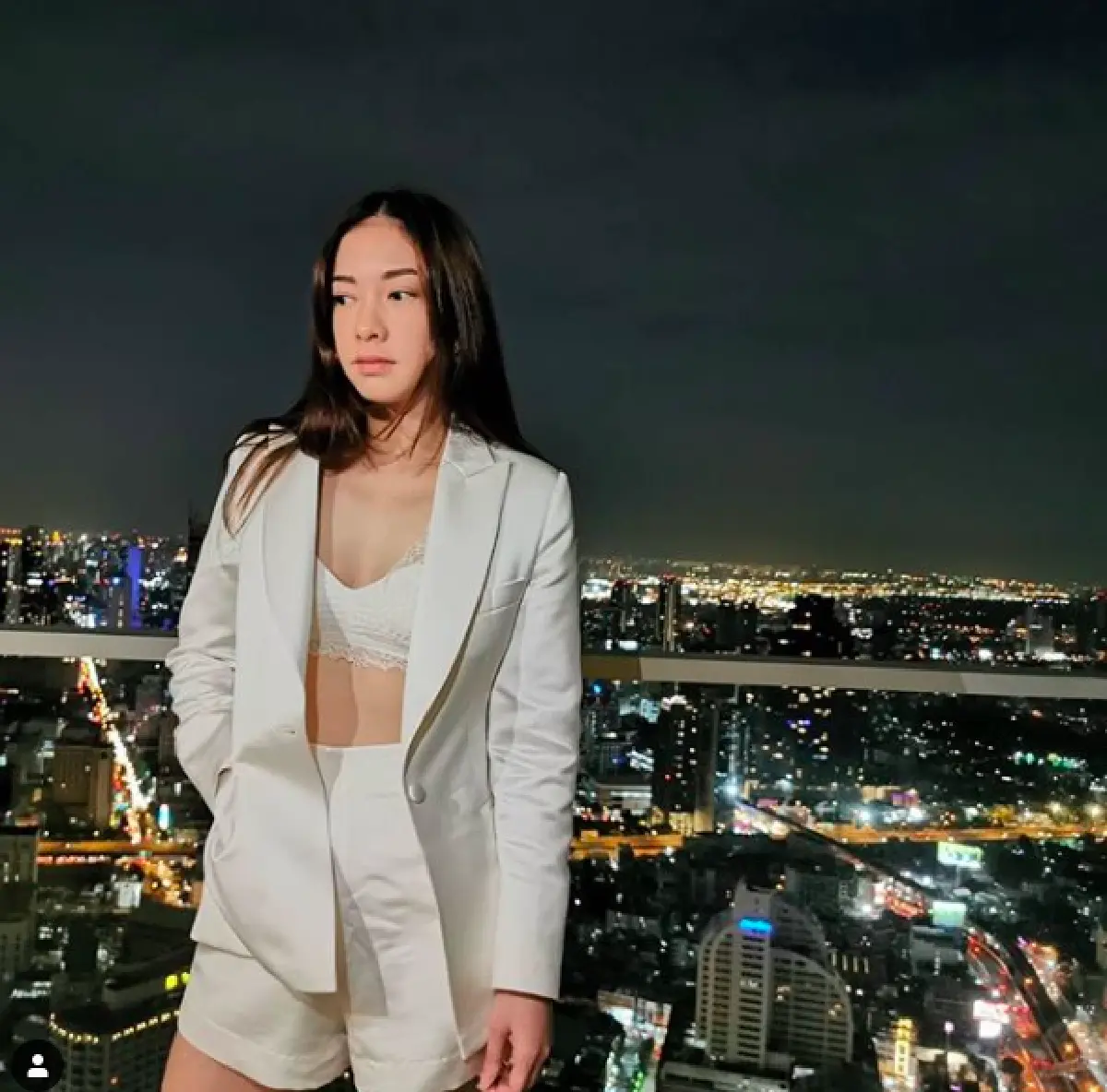 "แป้ง อรจิรา" จัดให้! ใส่ชุดว่ายทูพีซอวดเรียวขาสวยๆ ผอมลงแถมสวยขึ้น