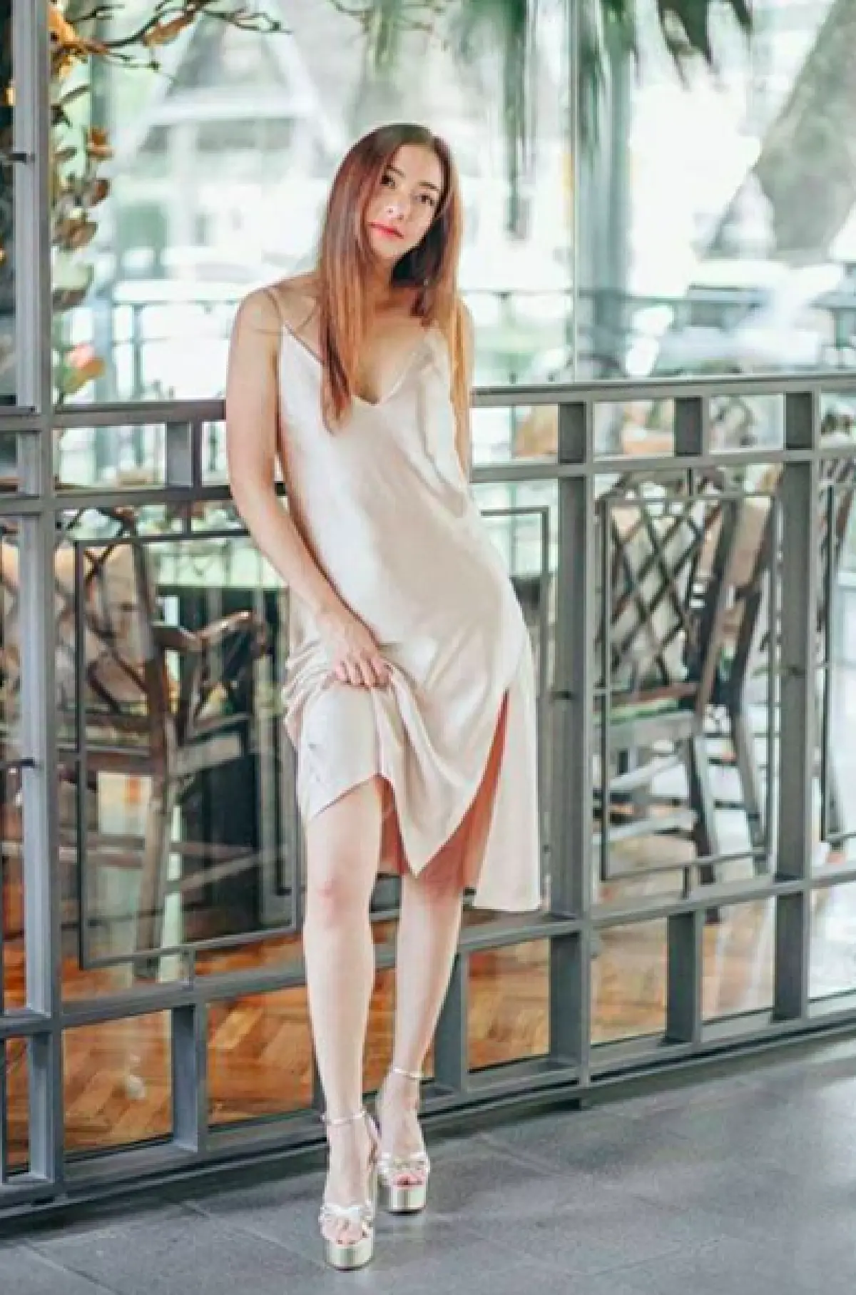 "แป้ง อรจิรา" จัดให้! ใส่ชุดว่ายทูพีซอวดเรียวขาสวยๆ ผอมลงแถมสวยขึ้น