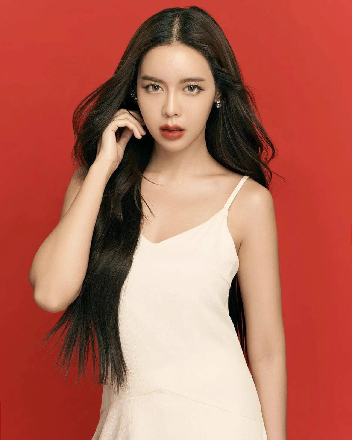 ไอซ์ ปรีชญา ตื่นนอนมาก็สวยเซ็กซี่ กับท่ายืดเส้นยืดสายบนเตียง