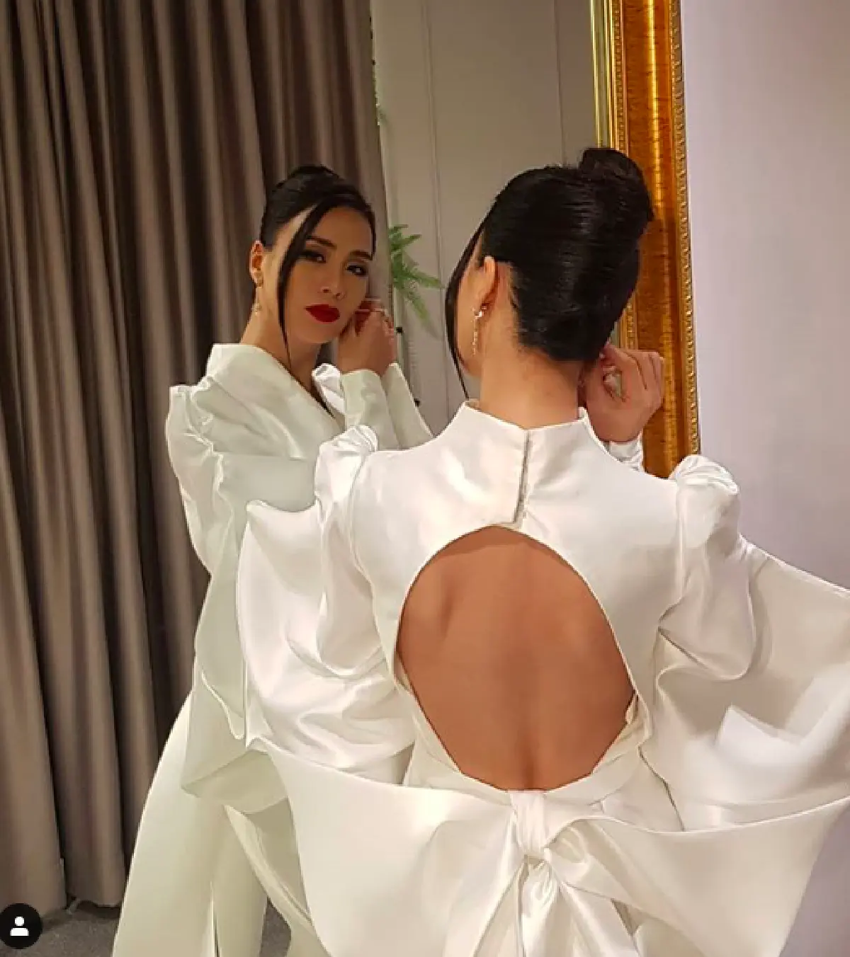 “รถเมล์ คะนึงนิจ” มากับชุดเจ้าสาว 3 ลุคสุดปัง สวยเริด เอาอยู่ทุกสไตล์ 