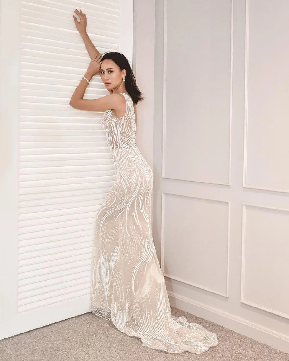 “รถเมล์ คะนึงนิจ” มากับชุดเจ้าสาว 3 ลุคสุดปัง สวยเริด เอาอยู่ทุกสไตล์ 