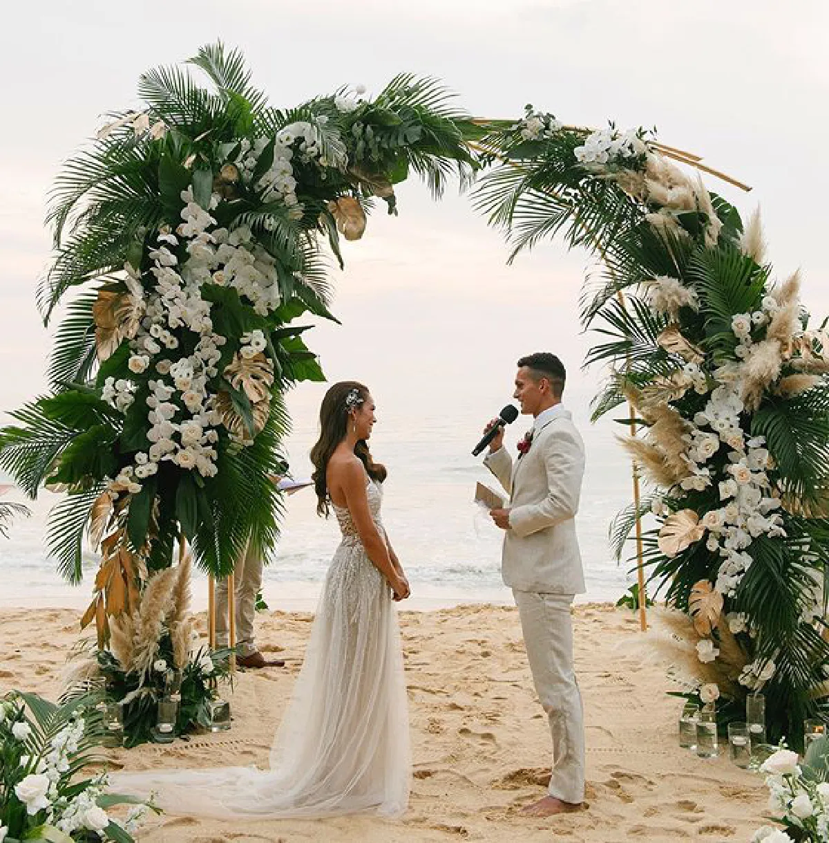 เทย่า-มิก้า เผยคลิปสุดโรแมนติกริมทะเล ประกาศข่าวดีตั้งท้องแล้ว