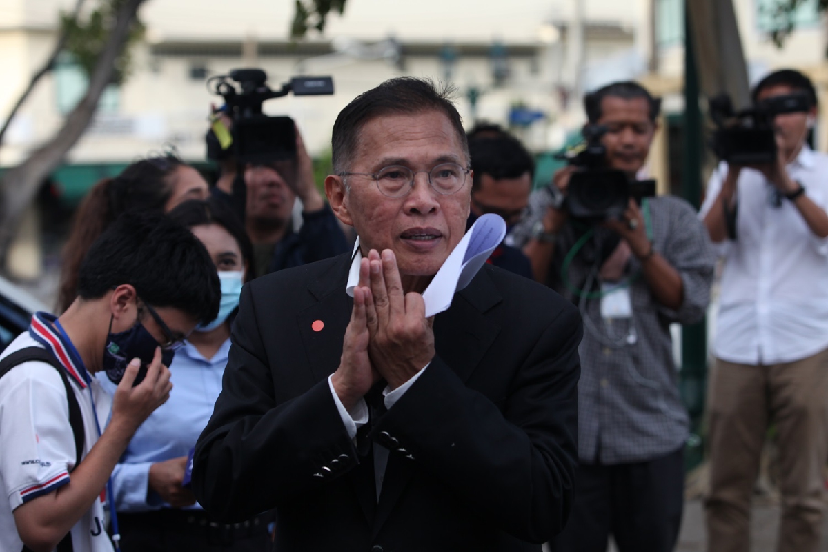 ศาลให้ประกันวัฒนา10ล้าน-ตั้งเงื่อนไขห้ามออกนอกประเทศ ศาลให้ประกันวัฒนา10ล้าน-ตั้งเงื่อนไขห้ามออกนอกประเทศ