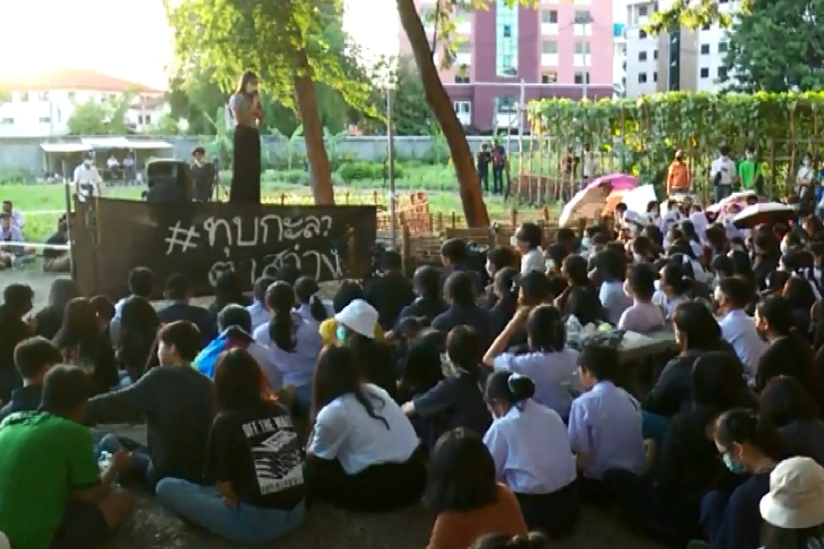 ผอ.บดินทรเดชาห้ามม็อบรุกล้ำพื้นที่สถานศึกษา