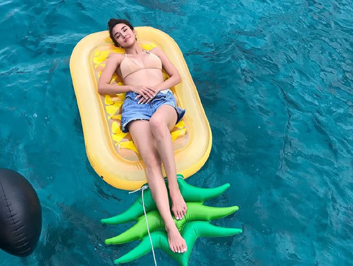 ปราง-โต้ง ทูพี ควงคู่เติมความหวาน ล่องเรือยอร์ชกลางทะเลภูเก็ต