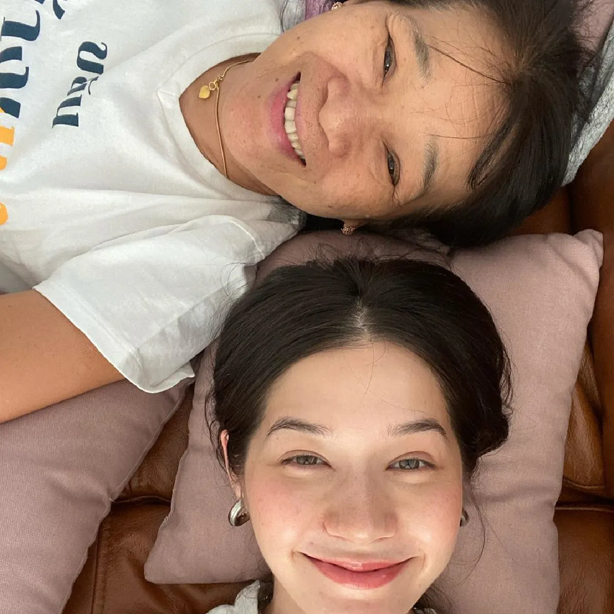 วี วิโอเลต เผยคลิปน่ารักของขวัญสุดพิเศษที่มอบให้ คุณแม่ ในวันเกิดปีนี้