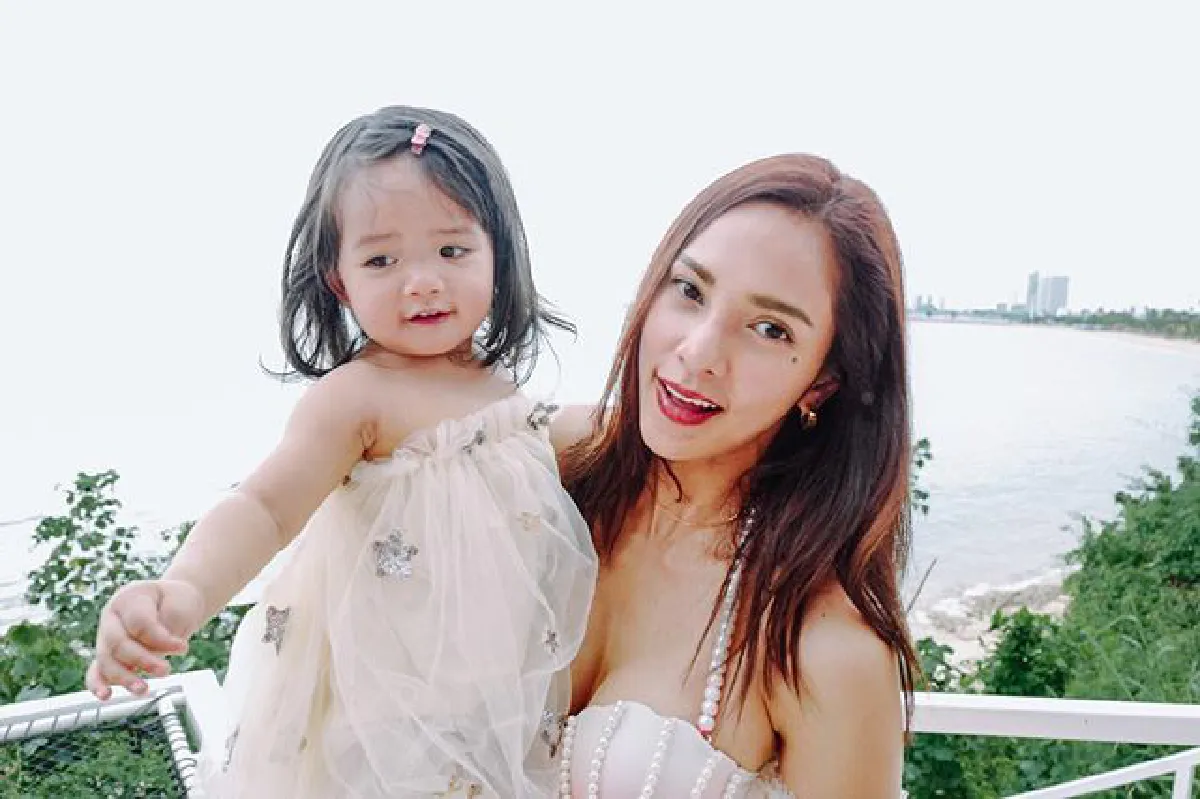 อุ้ม ลักขณา โพสต์คลิปปวดหัวใจคนเป็นแม่ น้องดิสนีย์ แพ้อาหารคันจนนอนไม่ได้