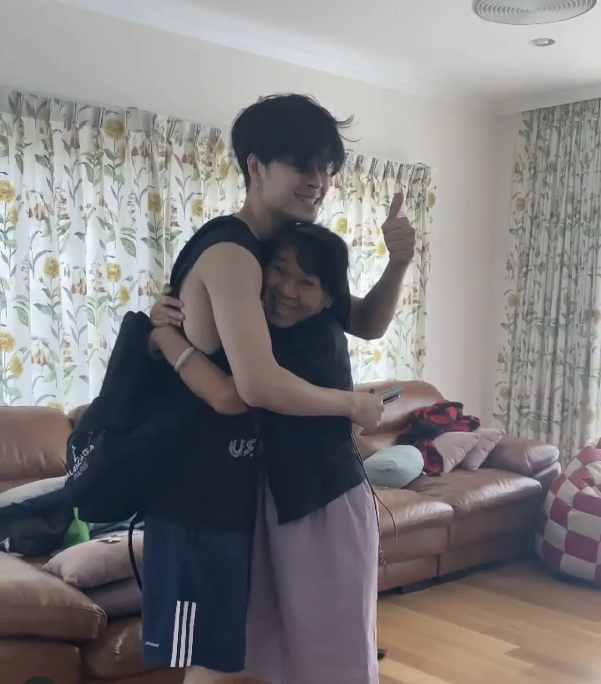 วี วิโอเลต เผยคลิปน่ารักของขวัญสุดพิเศษที่มอบให้ คุณแม่ ในวันเกิดปีนี้