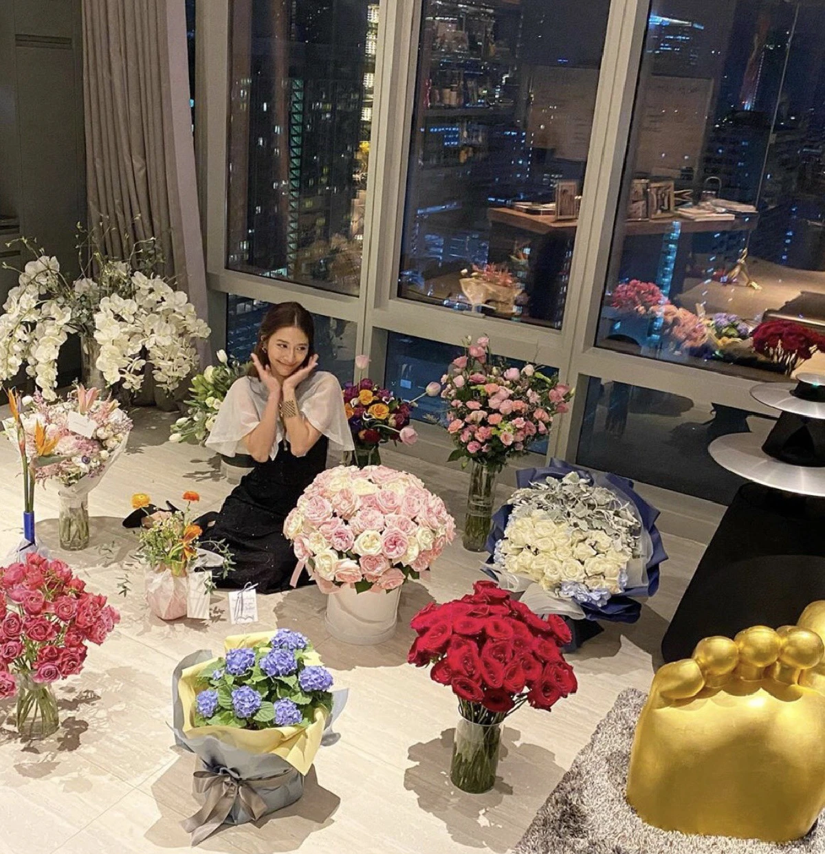 หวานตลอด! ไฮโซเซนต์ เปลี่ยนห้องเป็นสวนดอกไม้..เซอร์ไพรส์ มิว นิษฐา