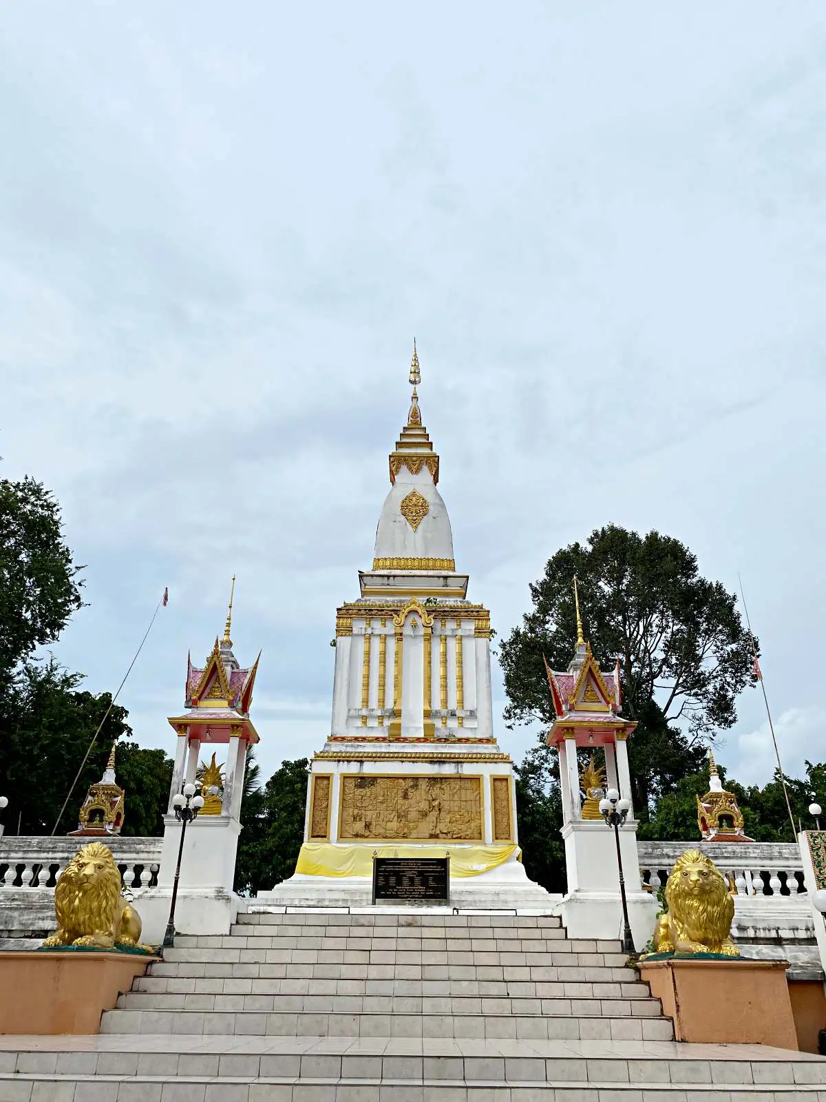 ออกเที่ยวไป #สไตล์สายมู @อุบลราชธานี