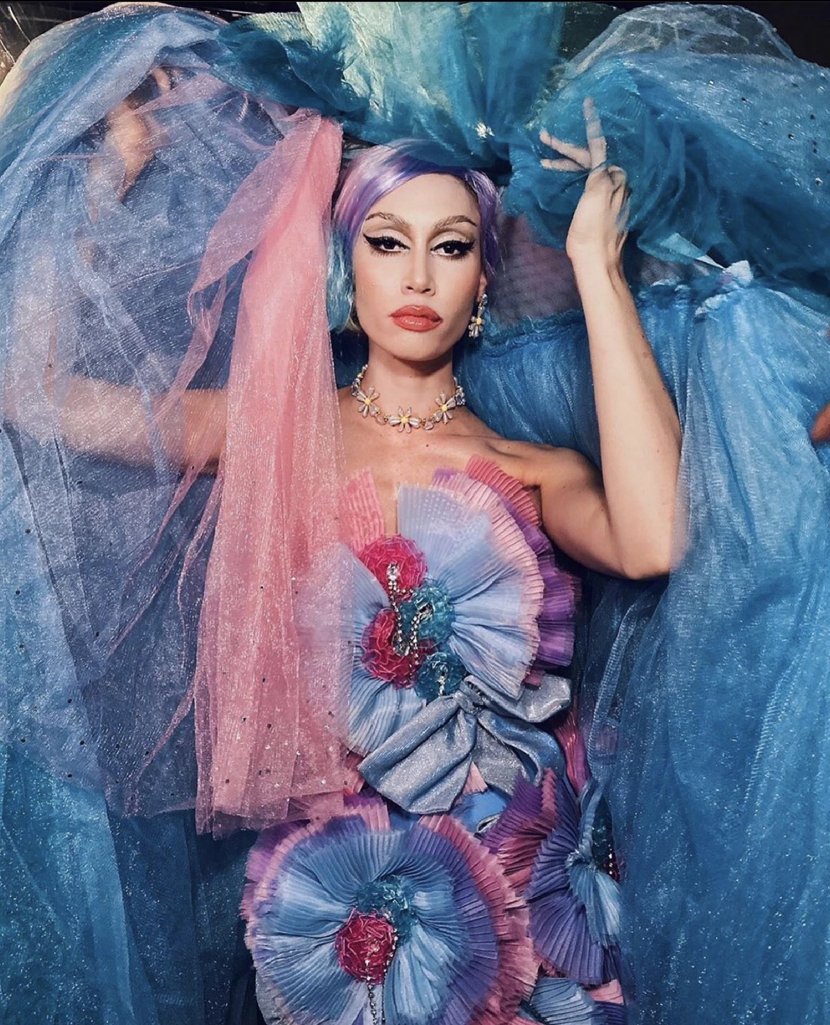 คนดูตาค้าง! ซาบีน่า ใส่สุดไม่ยั้ง..จัดเต็มทุกท่วงท่าแสดงโชว์ Drag Queen (คลิป)