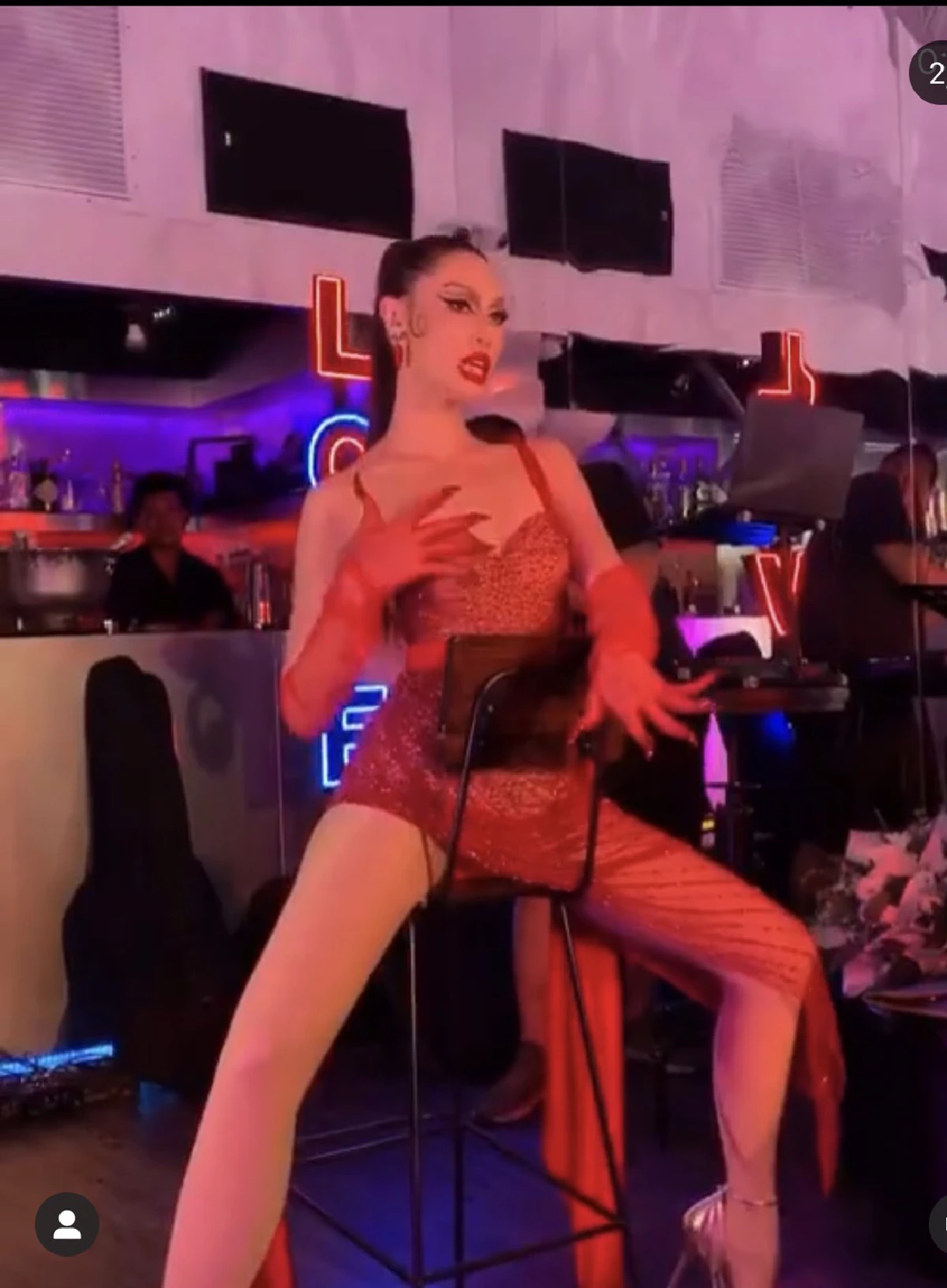 คนดูตาค้าง! ซาบีน่า ใส่สุดไม่ยั้ง..จัดเต็มทุกท่วงท่าแสดงโชว์ Drag Queen (คลิป)