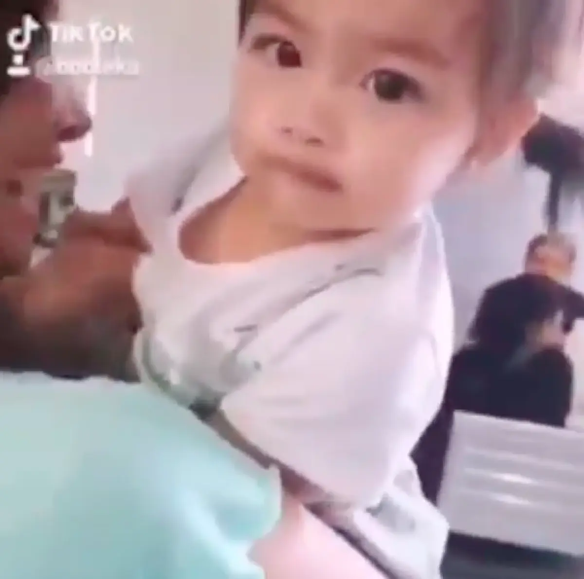 ได้เจอลูกแล้ว!! "ติ๊ก" แฮปปี้หนัก ได้เจอ "น้องวีจิ" ด้าน "ศรราม" มองแทบไม่ละสายตา