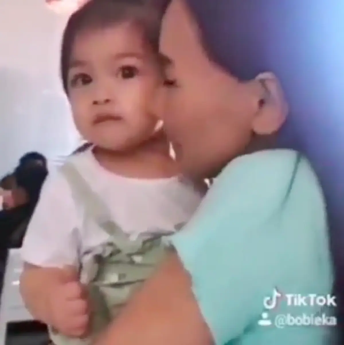 ได้เจอลูกแล้ว!! "ติ๊ก" แฮปปี้หนัก ได้เจอ "น้องวีจิ" ด้าน "ศรราม" มองแทบไม่ละสายตา