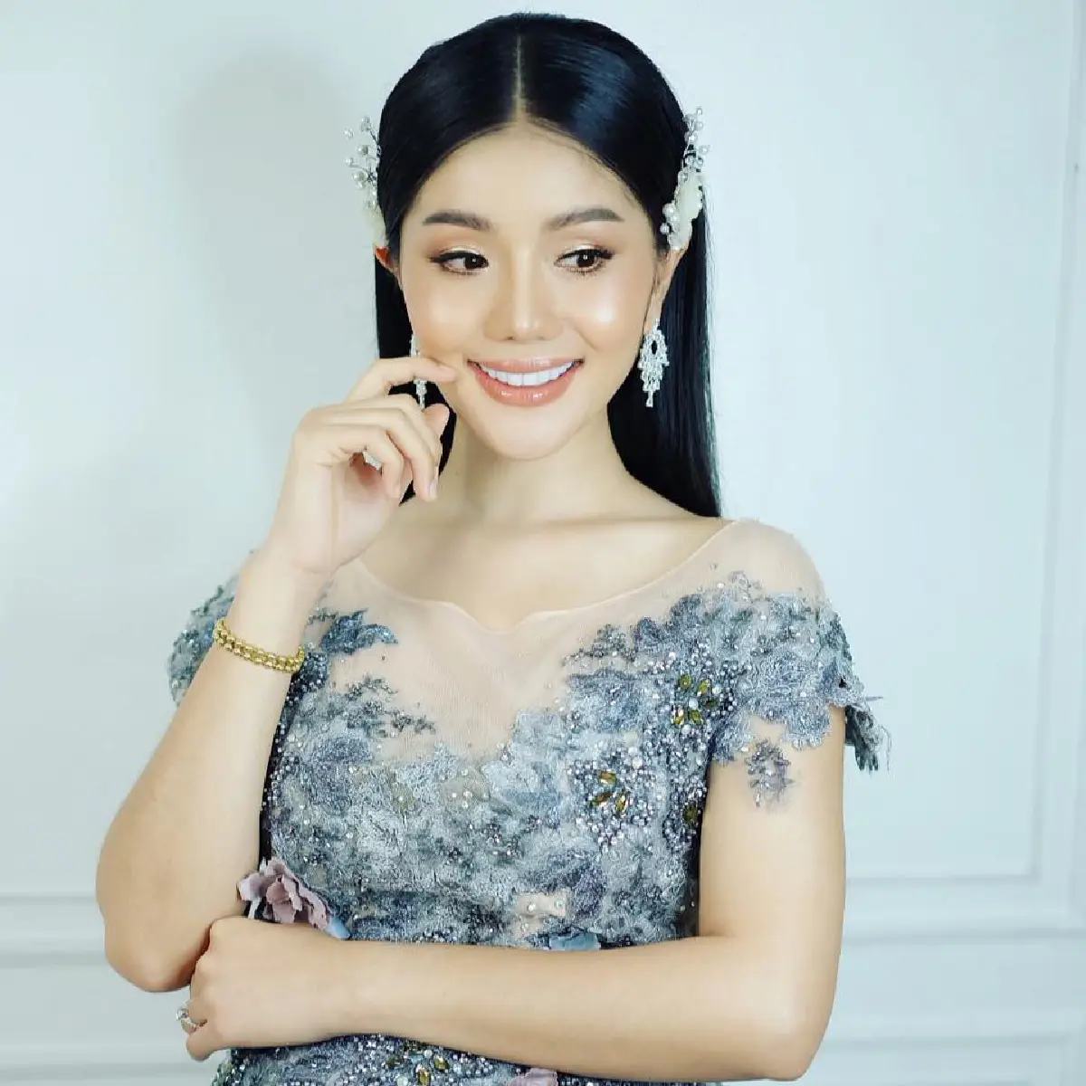 “หมอลำแพรวพราว” ยอมจ่าย 3.4 แสนบาท เหมาเครื่องบินเจ็ตพาแม่โคม่ารักษาตัวด่วน