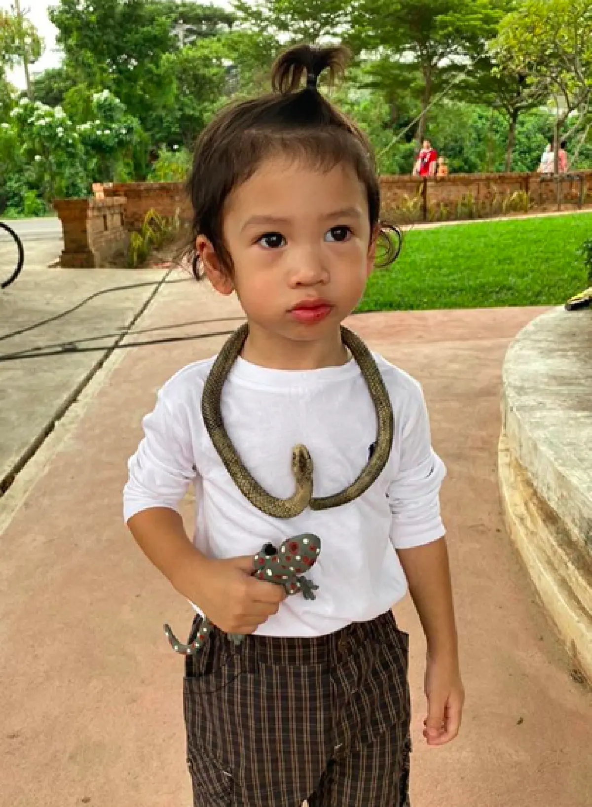 “ชาคริต” เผยของติดตัวชิ้นโปรด “น้องโพธิ์” ที่ทำเอาหลายคนถึงกับตกใจหนี