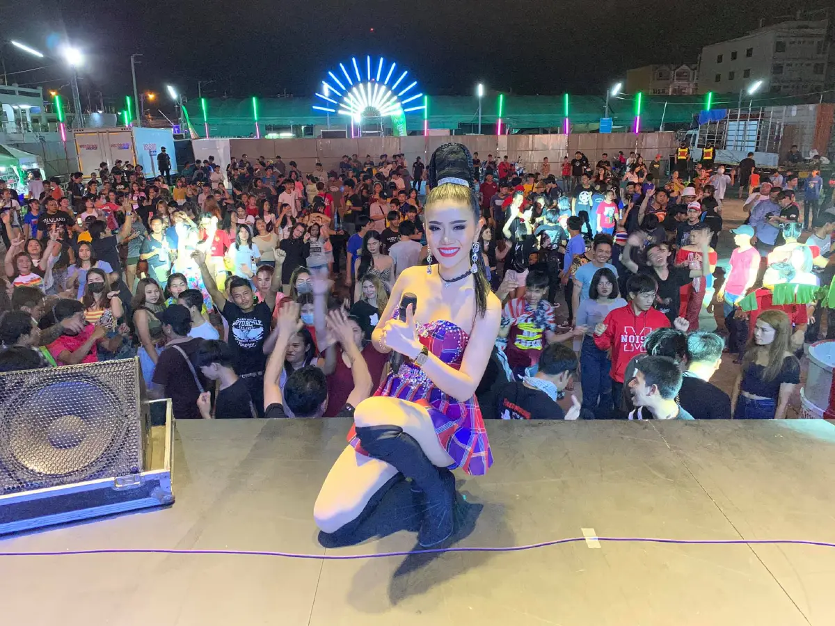 “หมอลำแพรวพราว” ยอมจ่าย 3.4 แสนบาท เหมาเครื่องบินเจ็ตพาแม่โคม่ารักษาตัวด่วน