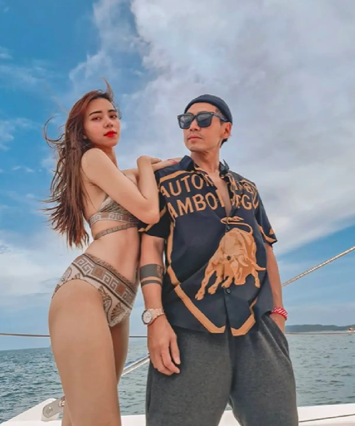 "นิวเคลียร์-ดีเจเพชรจ้า" เผยภาพหวานเล่นพาเล่นหยอกล้อในสระน้ำ ทำแฟนคลับรอลุ้นข่าวดี