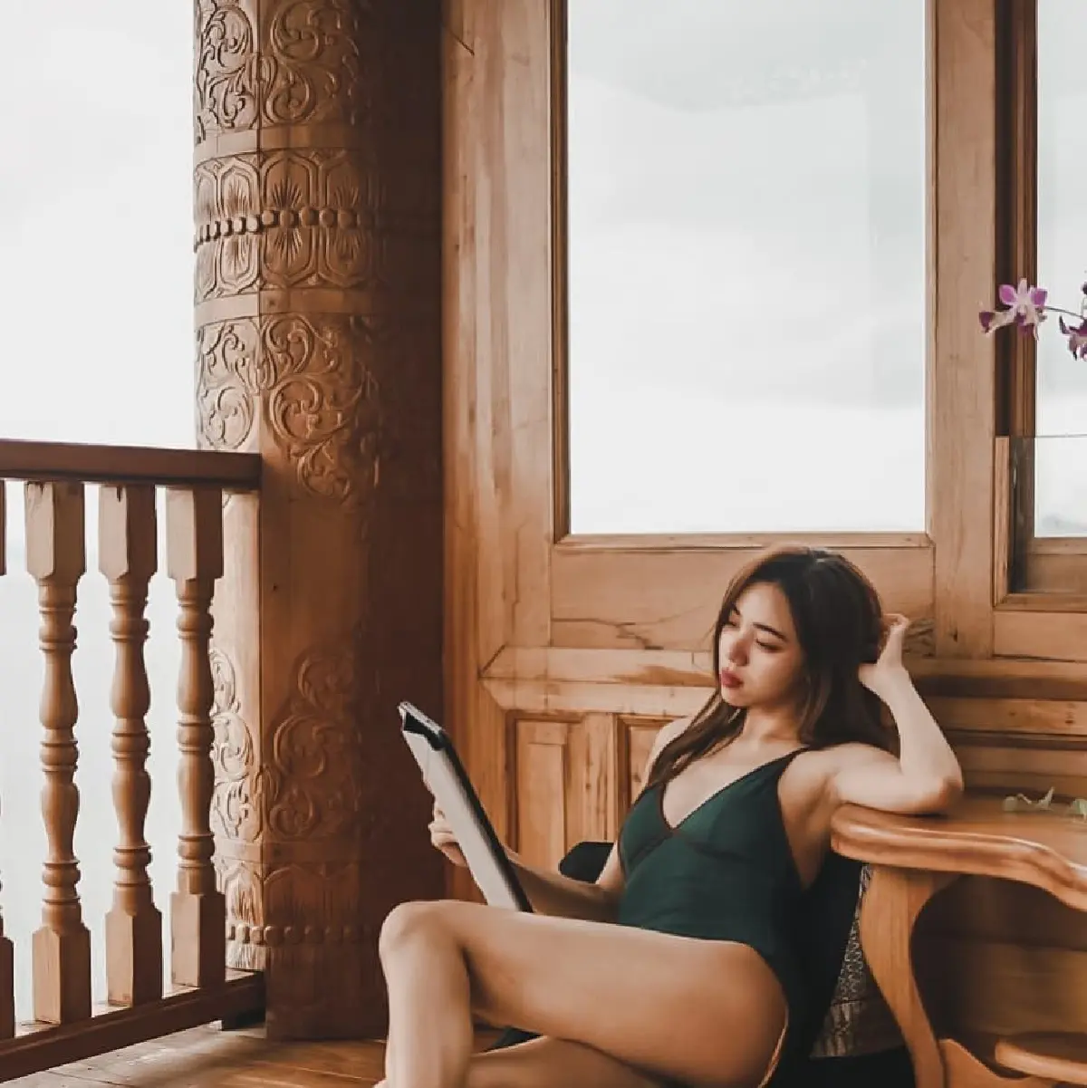 "นิวเคลียร์-ดีเจเพชรจ้า" เผยภาพหวานเล่นพาเล่นหยอกล้อในสระน้ำ ทำแฟนคลับรอลุ้นข่าวดี