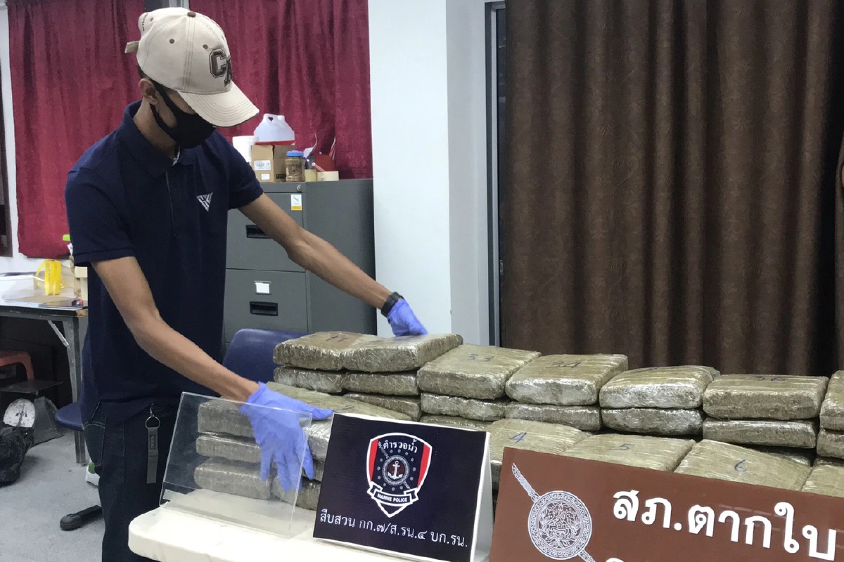 ตำรวจจับ2พี่น้องรับจ้างฝากกัญชารอส่งข้ามแดน