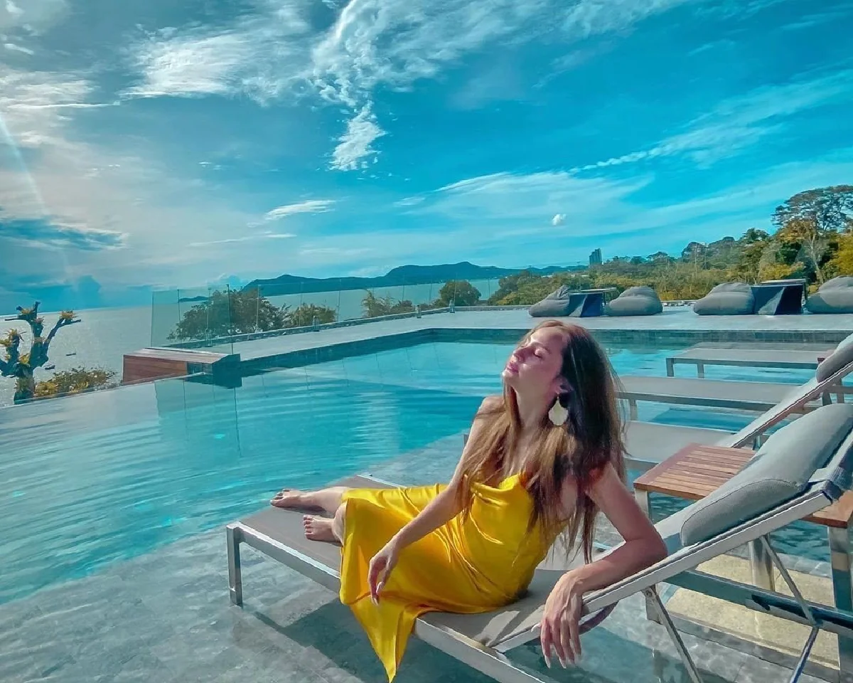 ลุคนี้มันปัง! ขวัญ อุษามณี เซ็กซี่ในชุดเดรสสั้นโนบรา..อวดผิวขาวอมชมพู