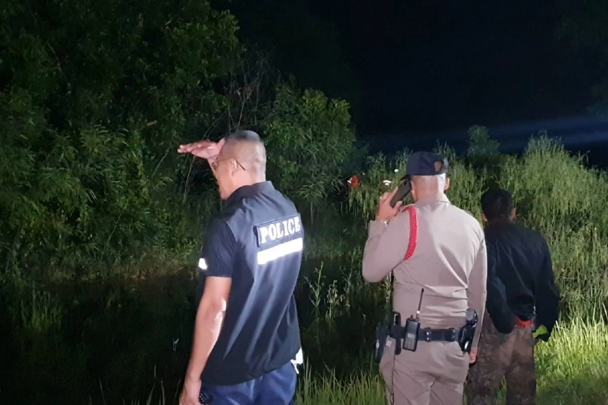 จระเข้หลุดบ่อฟาร์มเลี้ยงลงลำห้วยโดนปืนเจ้าหน้าที่ดำหนีหาย