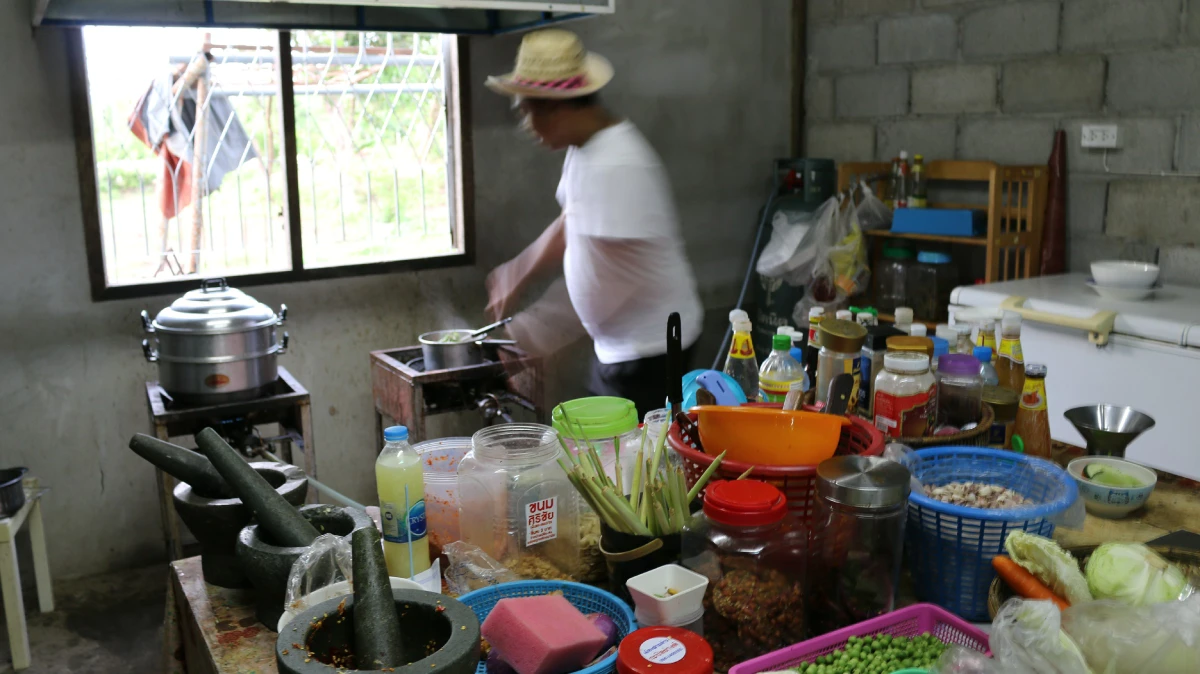 ครูปรีชาเลิกอบายมุขเปิดร้านอาหาร แจกสลากลูกค้าสั่งยำรวย30ล้าน
