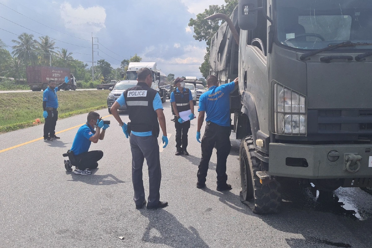 คนร้ายลอบวางบึ้มขบวนรถสับเปลี่ยนกำลังทหารบาดเจ็บ5นาย