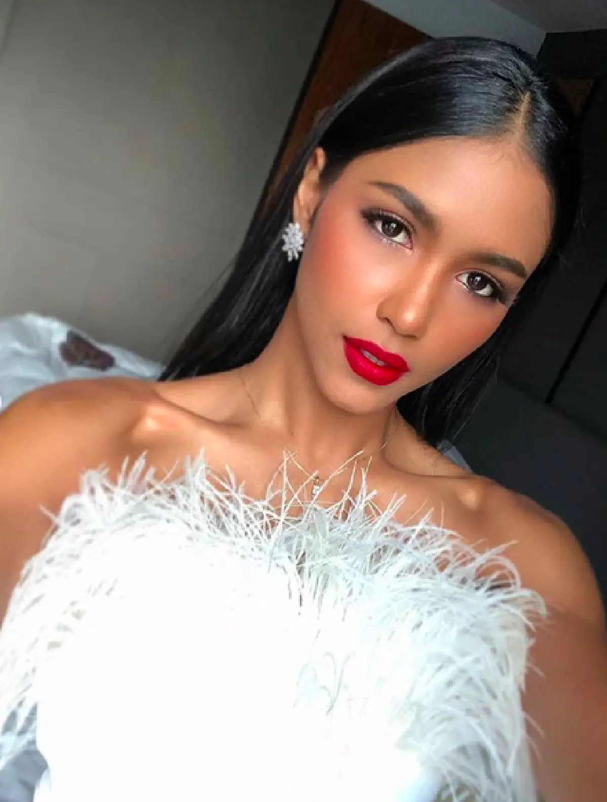 พากันแฉ “แพรว” ตัวเต็ง MUT 2020 เส้นใหญ่สนิทกับทีมผู้บริหารกองฯ มีการเปลี่ยนกฎเพื่อเอื้อประโยชน์