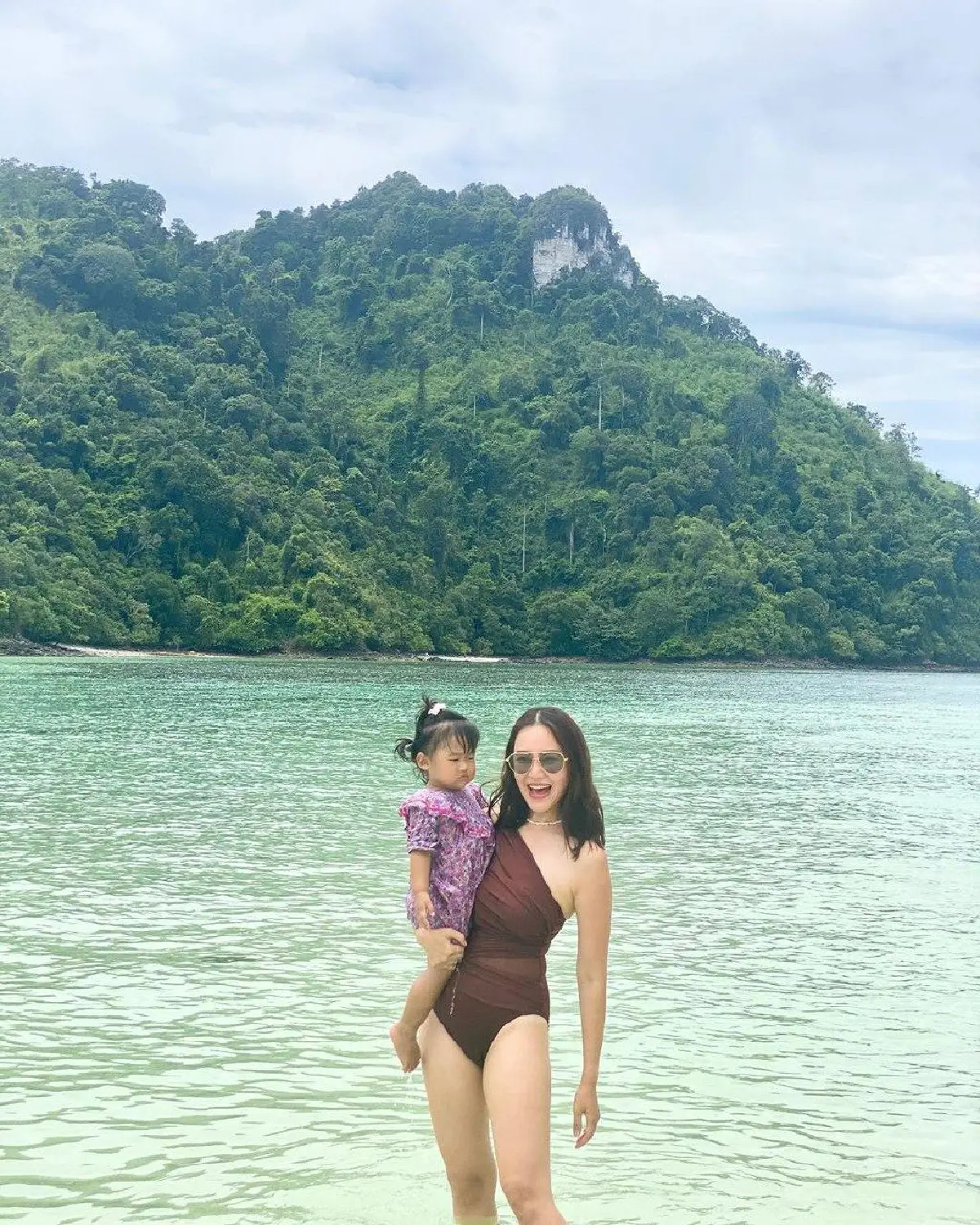 มัดรวมความแซ่บ นาเดีย โสณกุล อวดหุ่นเซ็กซี่..คุณแม่ลูกสองสุดปัง