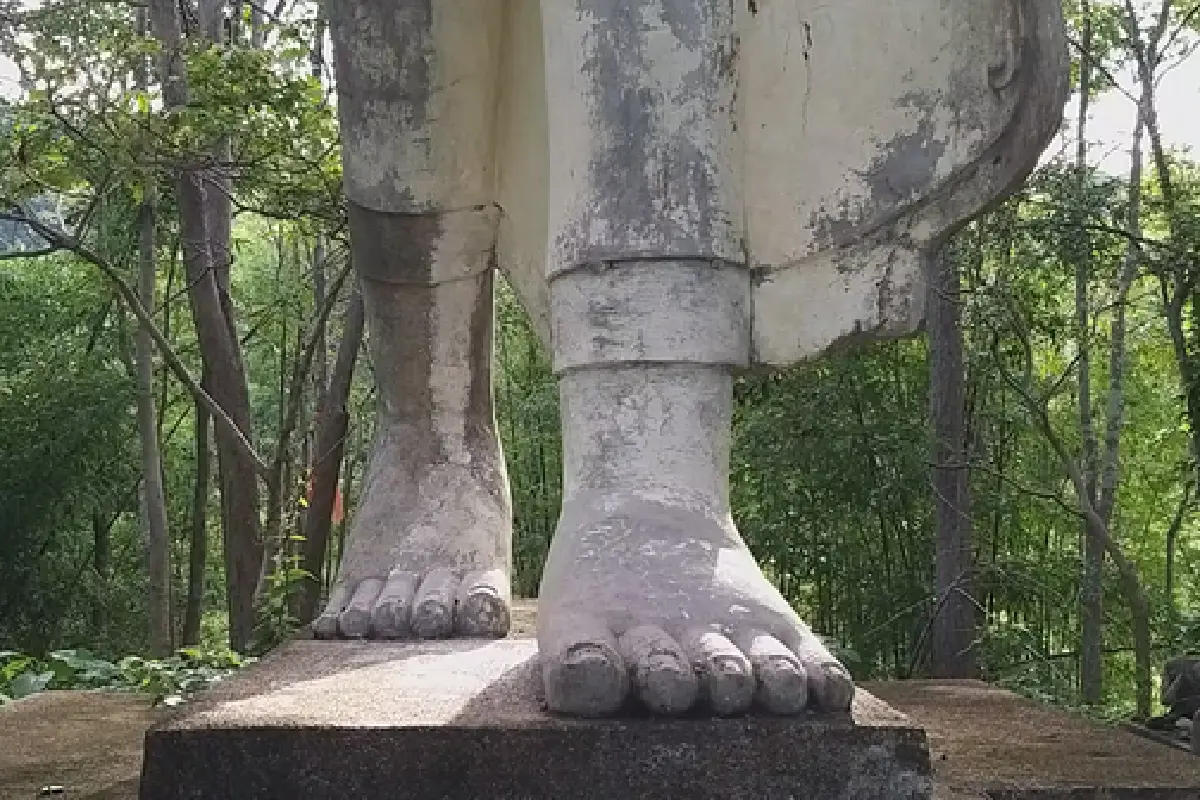 ลือสนั่นผีดุ! บุกพิสูจน์วัดร้างกลางป่าสุโขทัยพิชิตบันได 876ขั้น