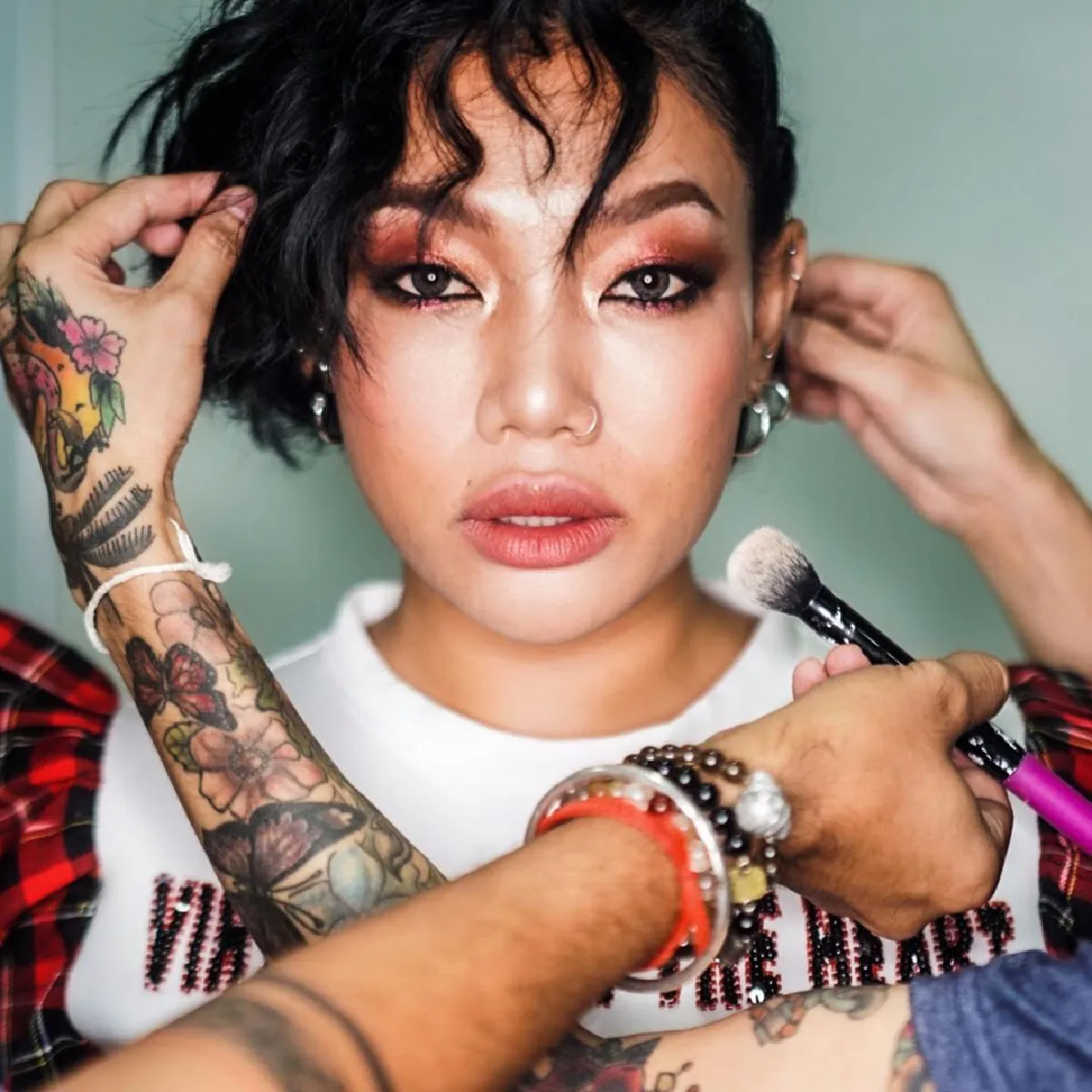 ดา เอ็นโดรฟิน นุ่งวันพีซเซ็กซี่เว้าขาสูง..ลุคนี้จัดเต็มความปัง 